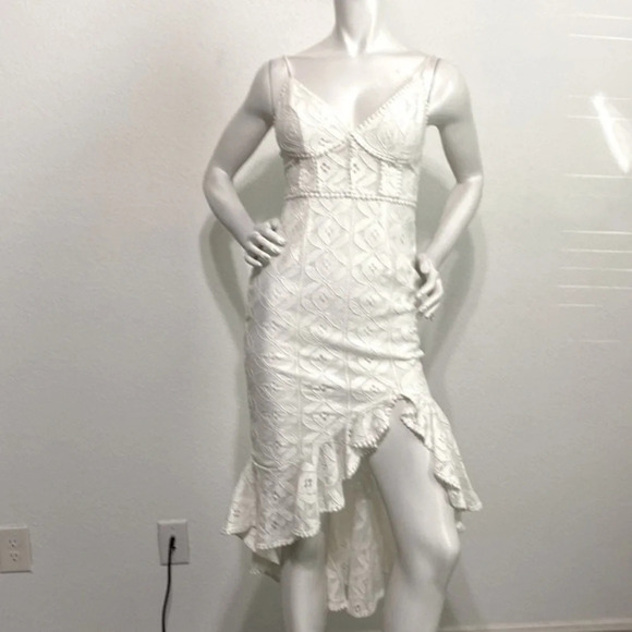 Saints + Secrets White V-Neck Sleeveless Lace Asymmetrical Midi Dress Size S - Picture 1 of 9